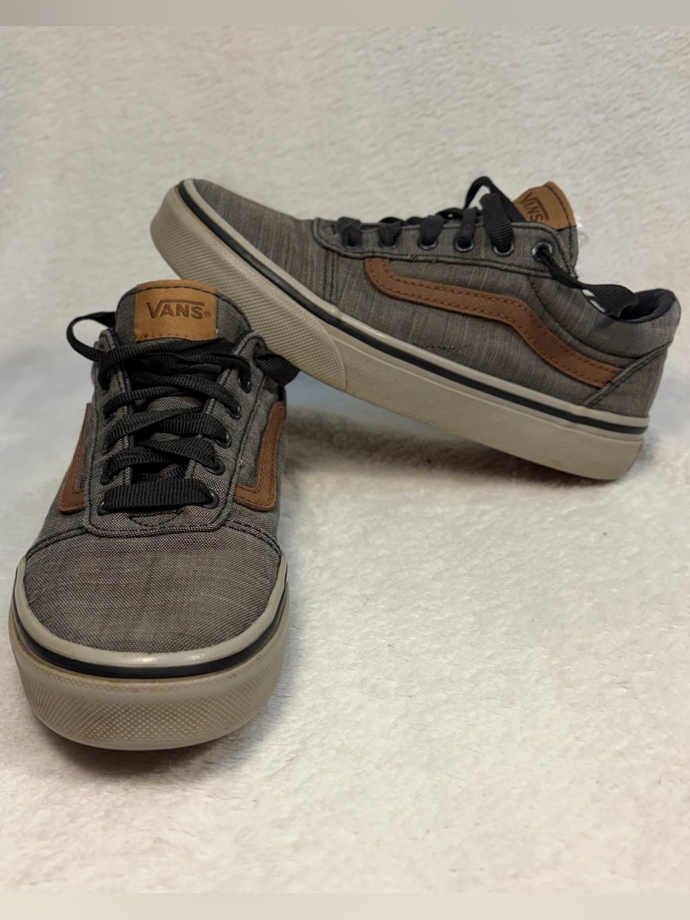 Vans Wards Deluxe Textile Black/Grey w/ Brown Trim Youth 2
